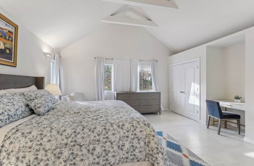 Hampton Bays House | Spacious Serene Woodland Home Near the Beach