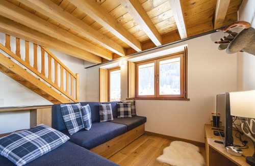 La Thuile Apartment | Spacious Serviced 3 Bedroom home in Jardin Des Alpes Complex-5* Montana Lodge