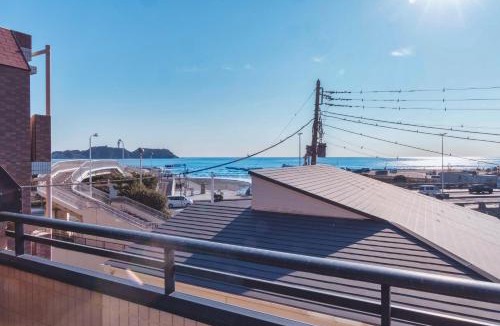 Fujisawa Villa | Spacious Shonan Beach Villa 2-min walk to Beach, near Enoshima Island & Kamakura access, Kala's Blue Crush at Kugenuma Kaigan