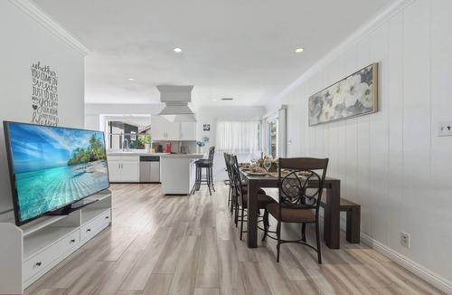Baldwin Park House | Spacious Single-Story Home with 4 Bedrooms, 2 Kitchens & 2 Washers