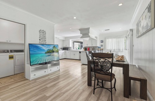 Baldwin Park House | Spacious Single-Story Home with 4 Bedrooms, 2 Kitchens & 2 Washers
