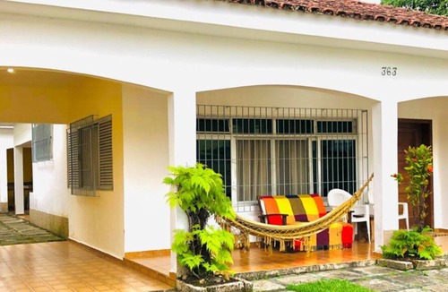 Centro House | Spacious single storey house, Bertioga, close to the beach (we accept pets)