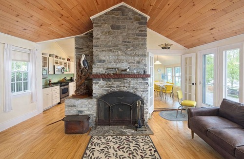 Harpswell House | Spacious single-story cottage with ocean views, large screen porch, and a quiet location.