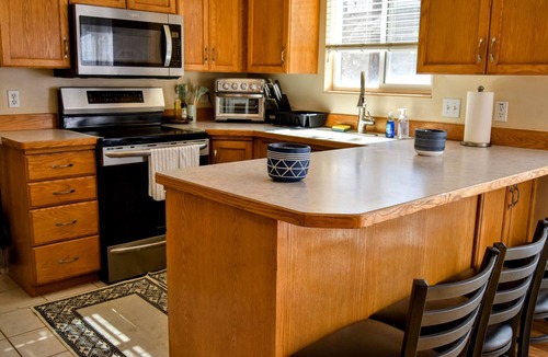 Canyon Rim House | Spacious Ski Base 3BR/3BA: 30m to Ski Resorts: Pets Welcome
