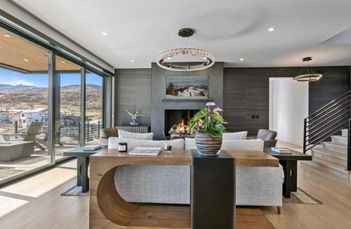 Park City House | Spacious Ski Getaway - Hot Tub - 5 Bedroom home