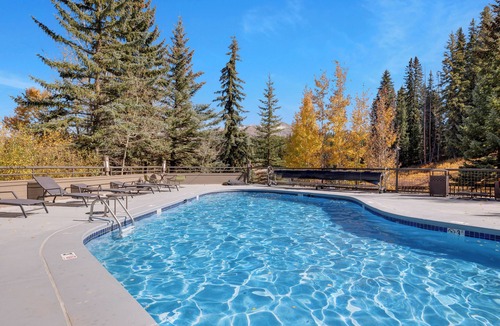 Peak 9 Condo | Spacious ski-in/ski-out Studio, 1-Bath Prime Location to Ski Slopes!