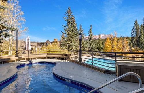Peak 9 Condo | Spacious ski-in/ski-out Studio, 1-Bath Prime Location to Ski Slopes!