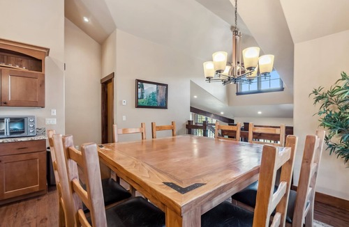 Breckenridge House | Spacious Ski Townhome with Game Room Fun