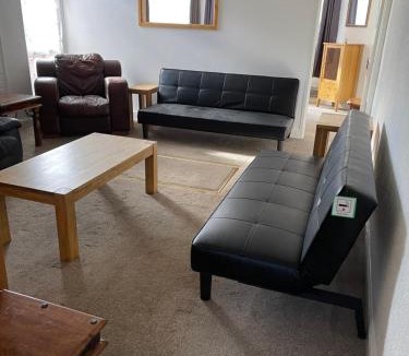Mansfield House | Spacious, Sleeps 18, 3 Bathrooms, Parking, Park, Mansfield