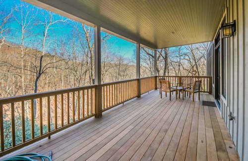 Big Canoe House | SPACIOUS SPECTACULAR BIG CANOE HOME OVER STREAM. WATERFALLS, TRAIL Mountain VIEW