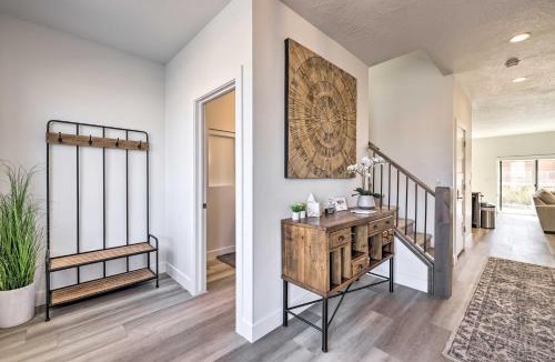 St. George House | Spacious St. George Townhome w/Grill & Views!