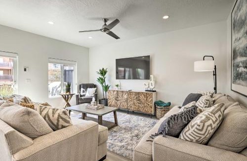 St. George House | Spacious St. George Townhome w/Grill & Views!