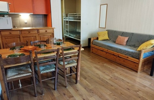 Orcieres-Merlette Apartment | Spacious Studio for 6, Ski-In/Ski-Out, Near Shops & Sports Center in Orcières