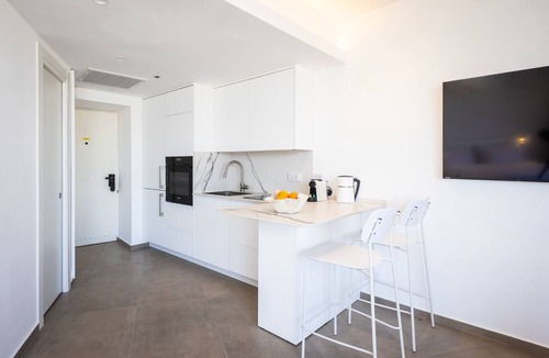 Tel Aviv Promenade Apartment | Spacious Studio Apt w Sea View 2 min from Beach
