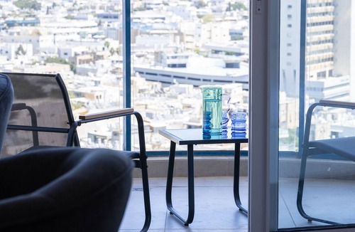 Tel Aviv Promenade Apartment | Spacious Studio Apt w Sea View 2 min from Beach