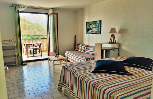 Le Diamant Apartment | Spacious studio apartment in Le Diamant, quiet residence, swimming pool, close to the beach and shops