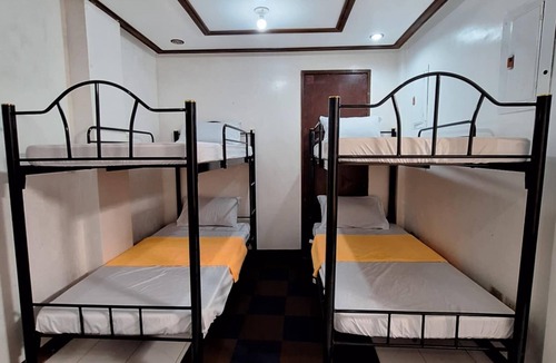 Davao Apartment | Spacious Studio Apartment Transient House near Abreeza Mall 8pax Free Parkingn
