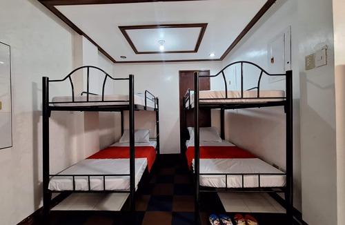 Davao Apartment | Spacious Studio Apartment Transient House near Abreeza Mall 8pax Free Parkingn