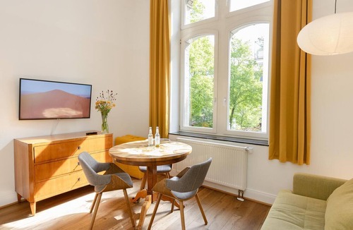 Altstadt-Nord Apartment | Spacious studio apartment with sleeping gallery