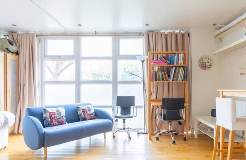 Kennington Apartment | Spacious Studio Apartment in Kennington