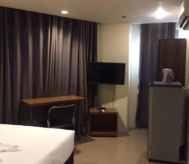 Downtown Apartment | Spacious Studio Apartment B303