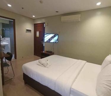 Downtown Apartment | Spacious Studio Apartment B506