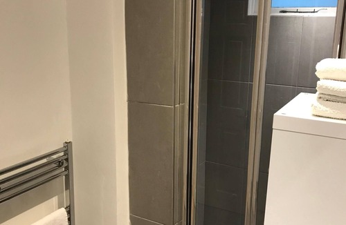 Angel Apartment | Spacious studio between Old St and Angel ZONE 1