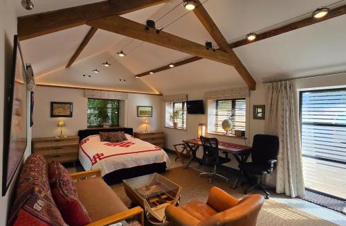 Middleton Stoney Apartment | Spacious Studio - Bicester Village & Silverstone