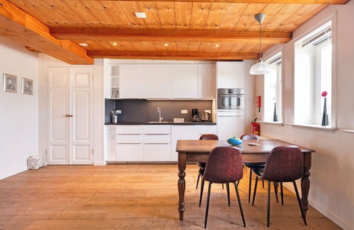 Schagen Apartment | Spacious studio in an authentic Stolp farmhouse