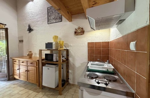 Castellane Apartment | Spacious Studio in Castellane