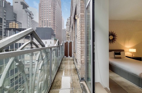 Financial District Apartment | Spacious Studio In Downtown NYC