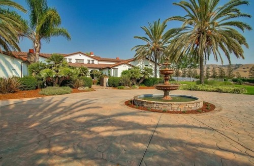Hollister Apartment | Spacious studio in Hollister