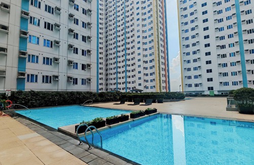 Diliman Condo | Spacious studio in Quezon City with AC, WiFi & Coffee + Sofabed