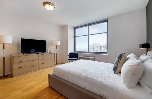 Harsimus Cove Apartment | Spacious Studio in Jersey City with Amenities