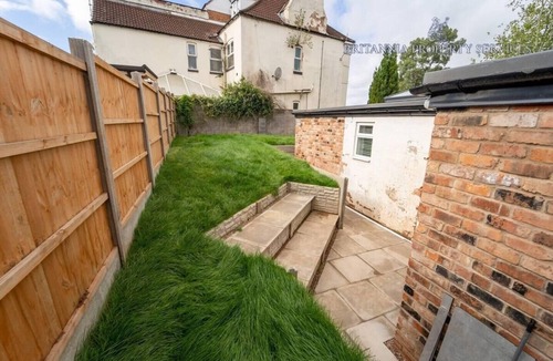 Selly Oak Apartment | Spacious studio near city centre!
