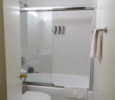 Mid-Cambridge House | Spacious Studio Near Harvard Sq