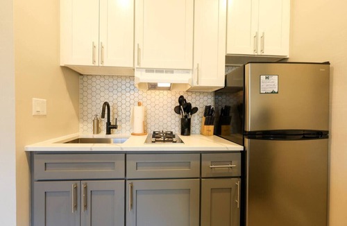 Prudential - St. Botolph Apartment | Spacious Studio | Prudential Area
