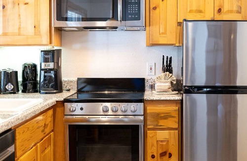 Tahoya Shores Apartment | Spacious Studio | Red Wolf Lakeside Lodge