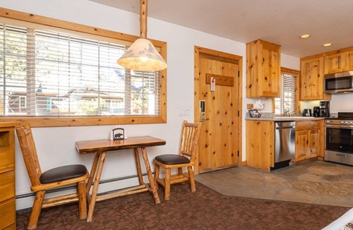 Tahoya Shores Apartment | Spacious Studio | Red Wolf Lakeside Lodge