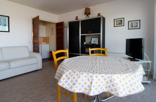 Pontaillac Apartment | Spacious studio sea view with terrace and pets allowed