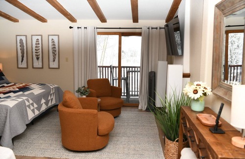 Taos Ski Valley Condo | Spacious Studio Condo in the Heart of the Resort