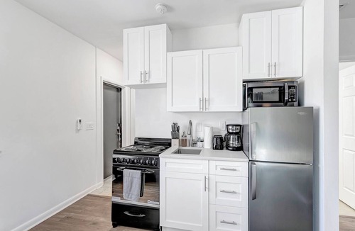 La Hacienda Apartment | SPACIOUS STUDIO, WASHER/DRYER, BACK YARD, BBQ