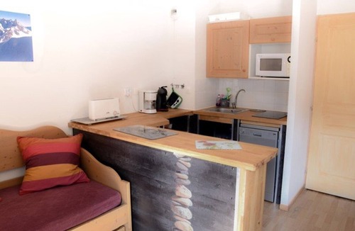 Montgenevre Apartment | Spacious Studio with Terrace, South-Facing, Ski-In/Ski-Out, Pet-Friendly in Montgenèvre