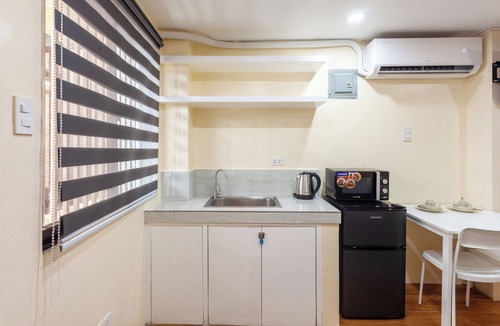 Diliman Apartment | Spacious Studio with Fast Wi-Fi Near UP and Maginhawa