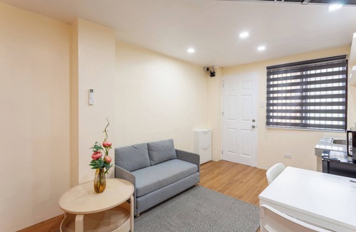 Diliman Apartment | Spacious Studio with Fast Wi-Fi Near UP and Maginhawa