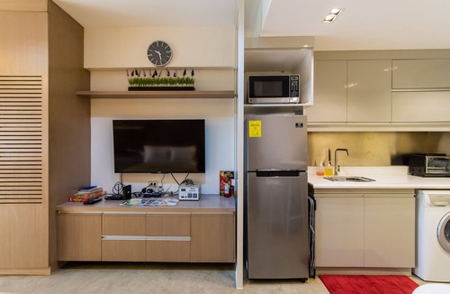 Legazpi Village Condo | Spacious Studio with Amazing Balcony views at Greenbelt Makati
