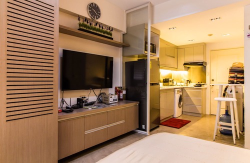 Legazpi Village Condo | Spacious Studio with Amazing Balcony views at Greenbelt Makati