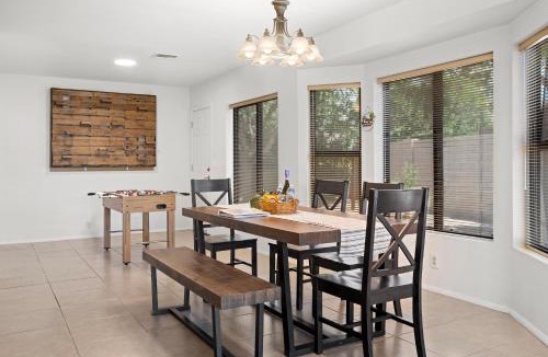 Scottsdale Vista North Apartment | Spacious stunning ranch house, hot-tub and private basketball court, near WestWorld, TPC