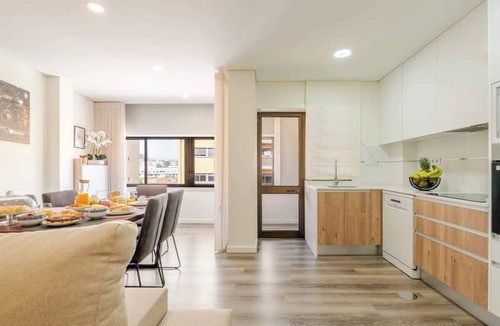 Ermesinde Apartment | Spacious & Stylish Flat with Garage by HostWise