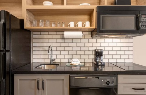 San Antonio Hotel | Spacious & Stylish Suite Perfect for Travelers Exploring San Antonio Sights